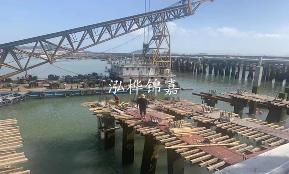 造成房屋地基下沉的原因是什么？如何利用打樁木處理地基下沉問題