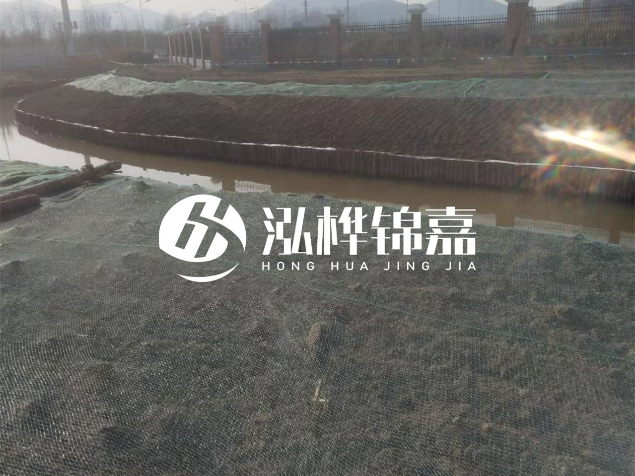 河道木樁打不下去怎么辦？河道打樁木能在水里使用多少年？